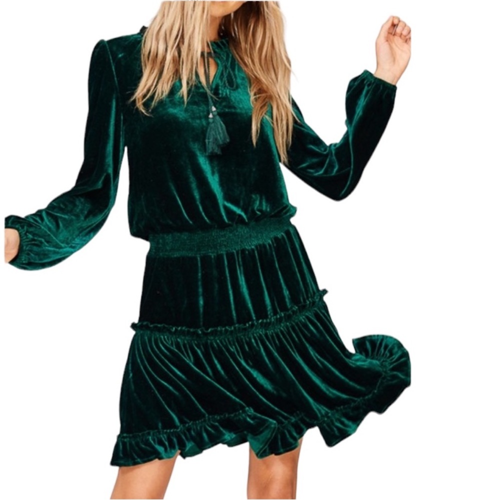 Listicle Emerald Green Velvet Dress